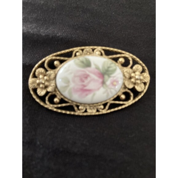 Vintage 1928 Oval Pink Porcelain Rose Brooch Gold tone Filigree Floral Pin - Picture 5 of 9